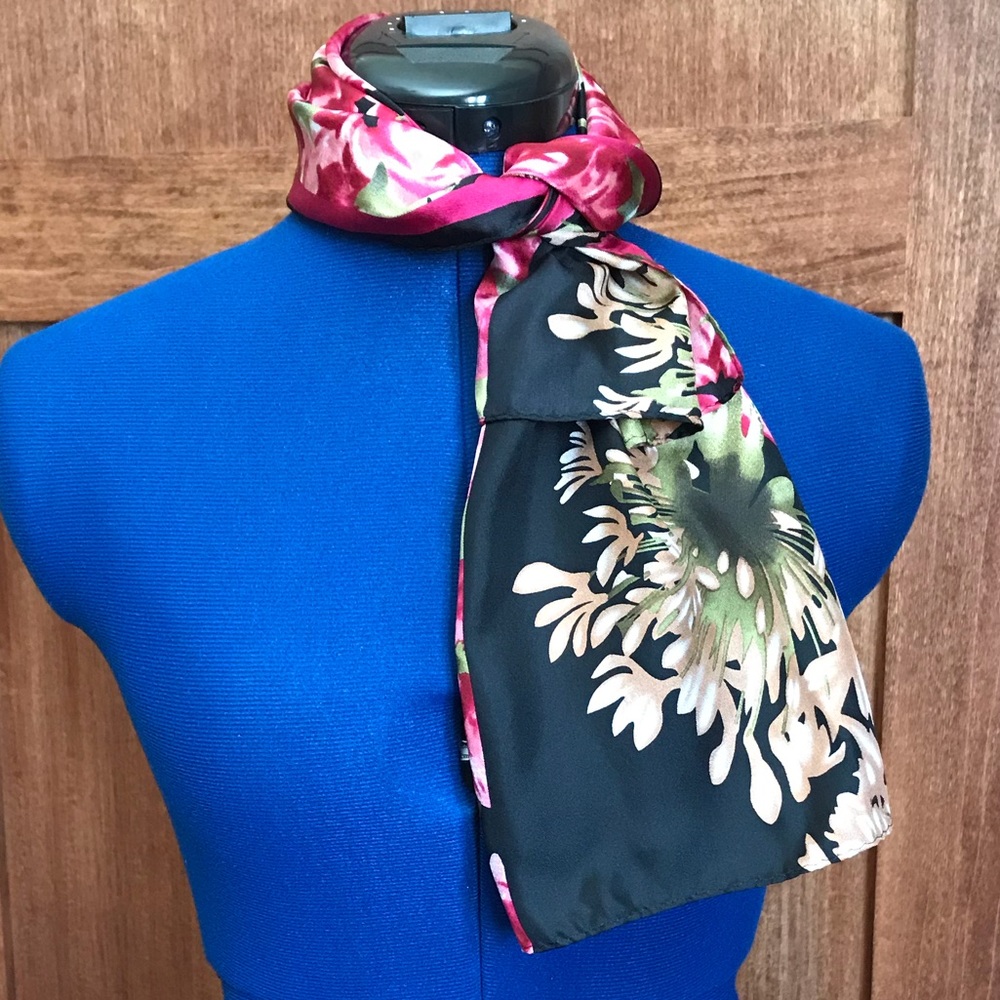ππΈπΊπOscar de la Renta Floral Scarf ππΊπΈπ - Picture 5 of 8